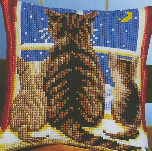 Original 'Cat and Kittens' winter scene from Vervaco